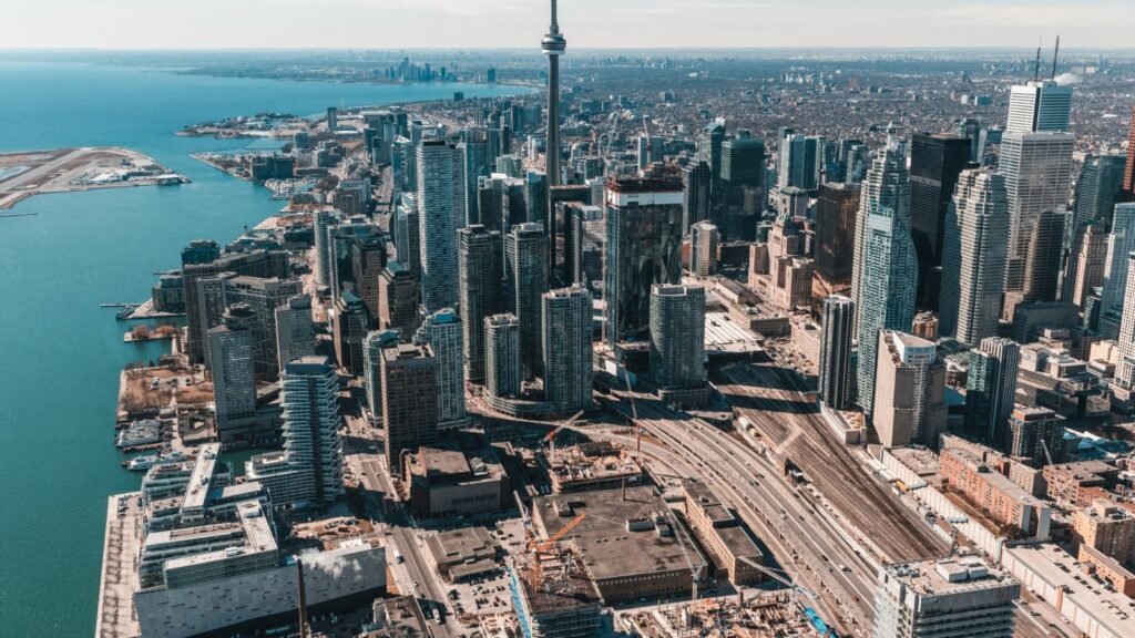 Business Investment Per Worker Falls in Eight of 10 Provinces as Alberta Drops 2.8% a Year