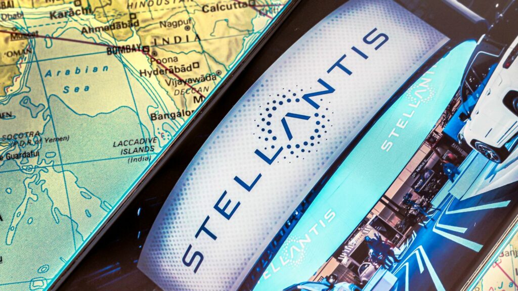 Stellantis Shares Drop 3% After Canada-U.S. Trade Breakdown Puts Auto Risk Back in Focus