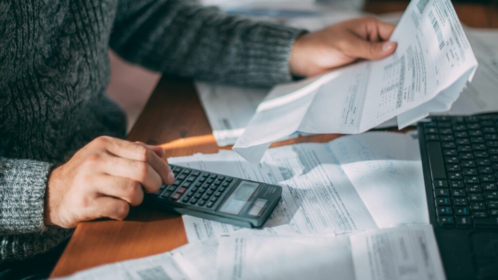 16 Things Canadians Should Do Before Their Next Phone Bill