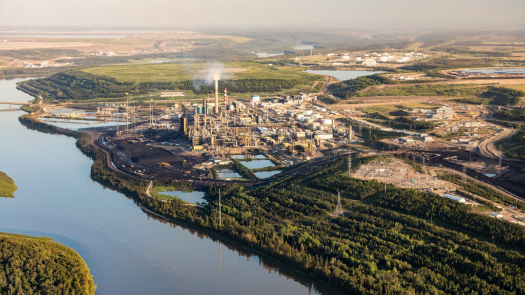 Alberta Oil Producer Beats Output Target as Operating Costs and Debt Move Higher