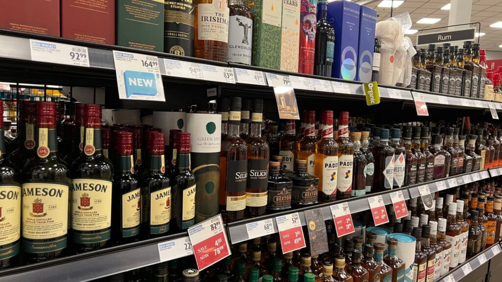 Manitoba Won’t Return U.S. Liquor Until Trump Drops Tariffs — and Releases Epstein Files