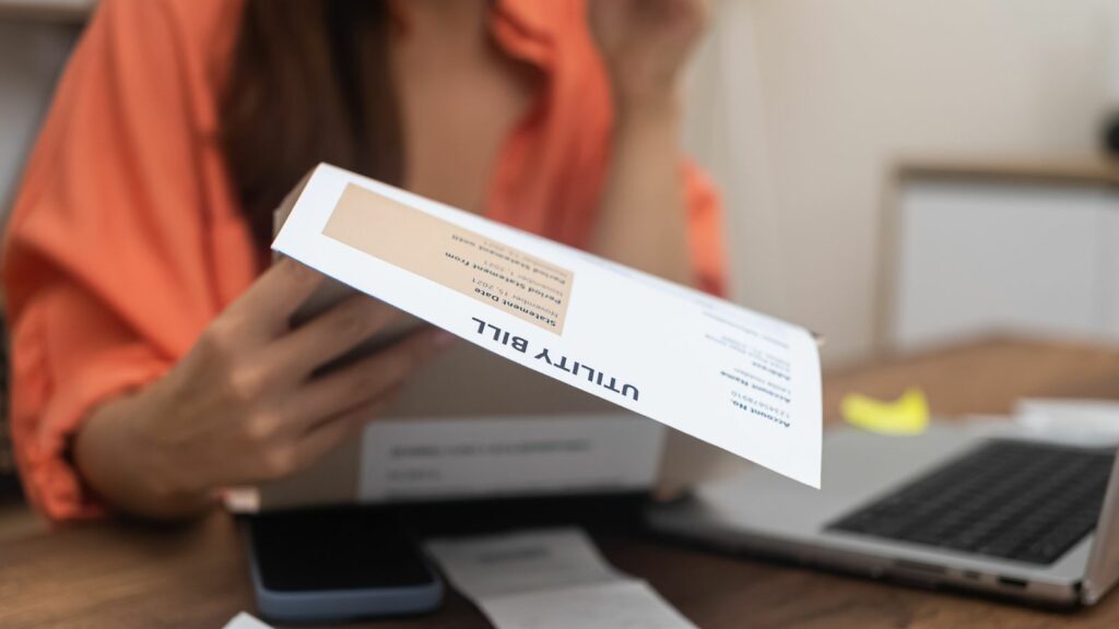 15 Things Canadians Should Never Ignore on a Utility Bill