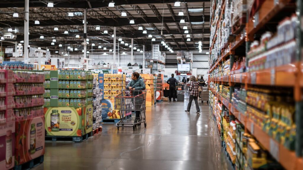 Trump Trade War Pushes Canadians Toward Local Stores as Retail Expert Warns Tariff Costs Will Reach Shoppers